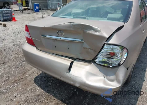 2002 Toyota Camry Le V6 z USA, uszkodzony, nr VIN 4T1BF30K22U504096